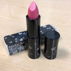 MK Creme Lipstick